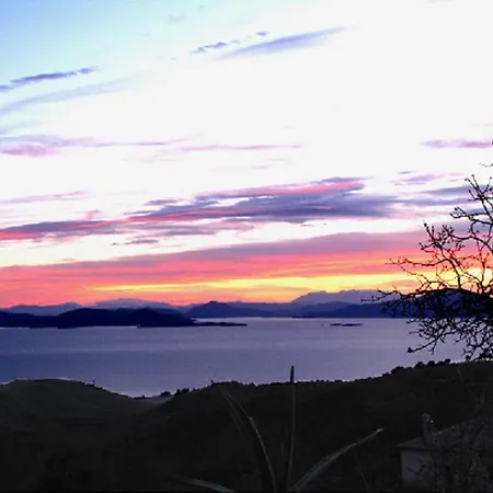 Mirovoli ホテル 2*